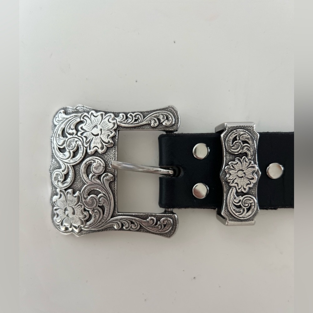 Nocona Genuine Leather Black Embossed Silver Toned MetalWestern Belt Size Medium - Picture 4 of 8